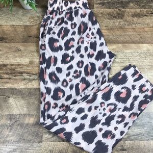 Kim Kardashian Collection women’s pants size M